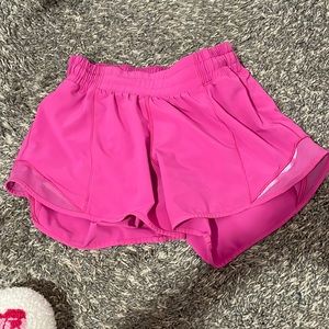 Ripened raspberry lululemon hotty hot shorts size 4